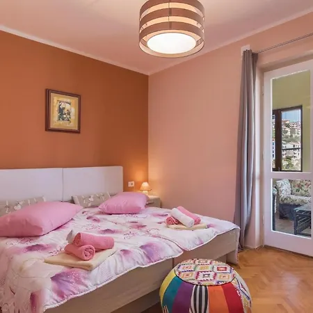 Апартаменты 2 Bedroom Lovely In Rabac Rasa