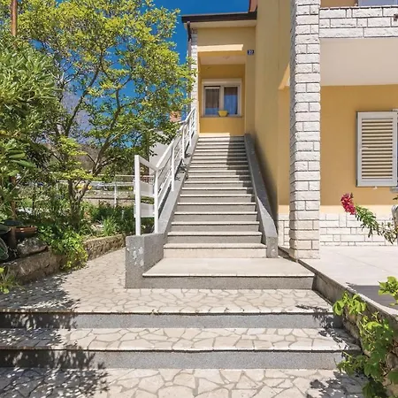 Апартаменты 2 Bedroom Lovely In Rabac *