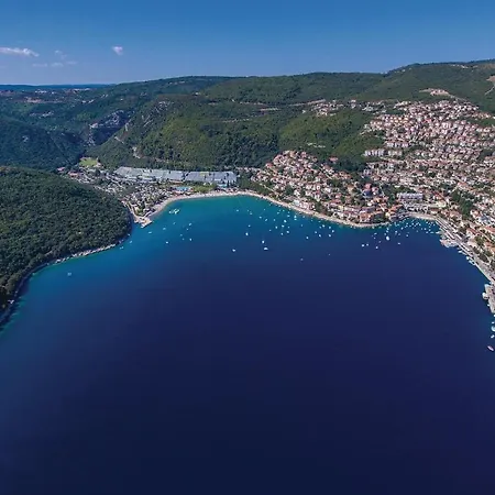 Апартаменты 2 Bedroom Lovely In Rabac *