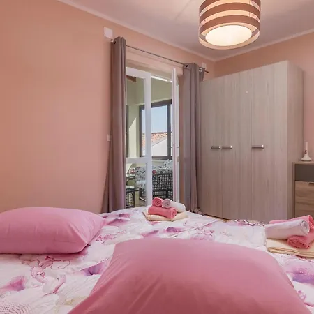 2 Bedroom Lovely In Rabac